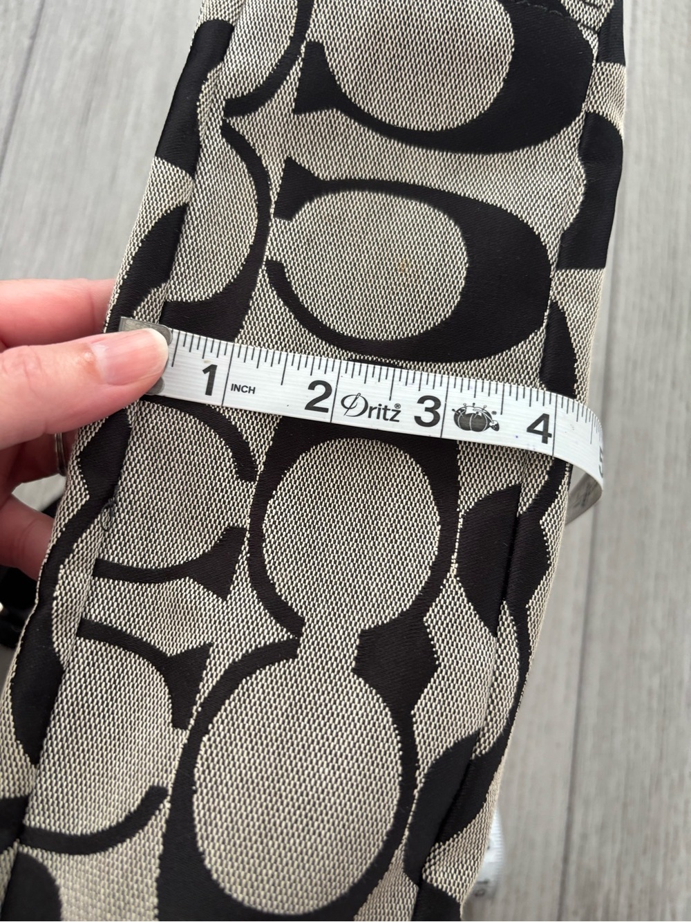 Coach messenger bag in black jacquard. EUC. - Picture 12 of 13
